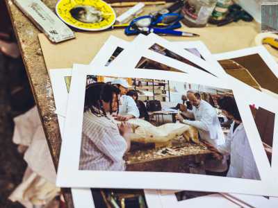 �Una volta concluso il mio percorso accademico, nel 1985, decisi subito di aprire un mio laboratorio a Bisceglie � ricorda �. Qui iniziai a farmi conoscere come intagliatore doratore...